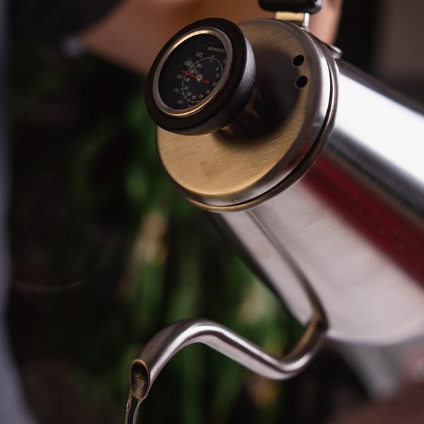 Ovalware - Pour Over Kettle con termómetro integrado